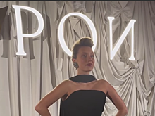 Телеведущая Регина Тодоренко вышла в свет в платье с полупрозрачной юбкой