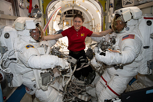 «Роскосмос» объяснил, почему на шесть космонавтов всего одна девушка