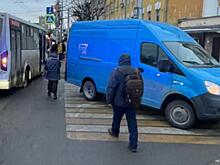 Рязанский маршрутчик влетел в стоящую газель