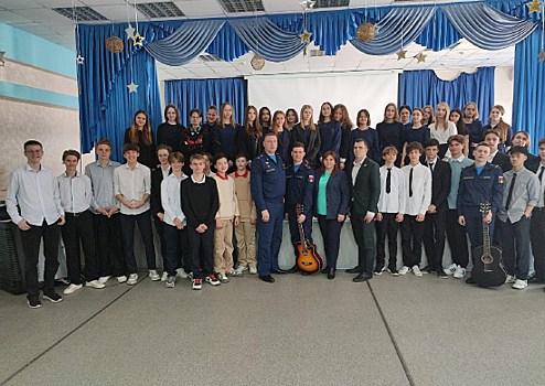 В Хабаровске военнослужащие ВВС и ПВО на Дальнем Востоке провели урок мужества для школьников
