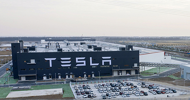 Tesla остановила расширение завода в Шанхае