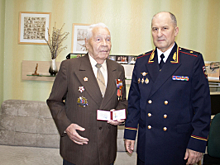 Начальник Управления на транспорте МВД России по Северо-Кавказскому федеральному округу поздравил ветерана  с Днем сотрудника органов внутренних дел Российской Федерации