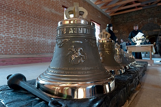 Восстанавливаемая "Суворовская церковь" в Новой Ладоге  получила новые колокола