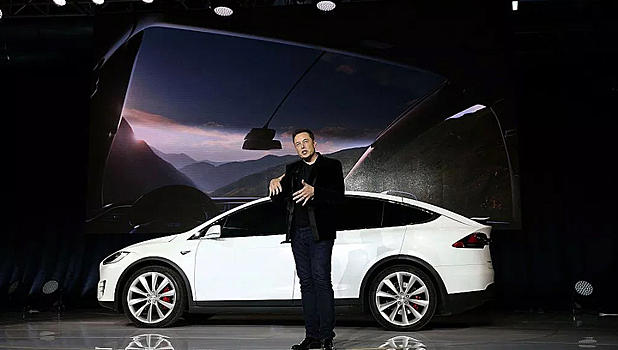 Tesla создает собственные ИИ-чипы для автомобилей