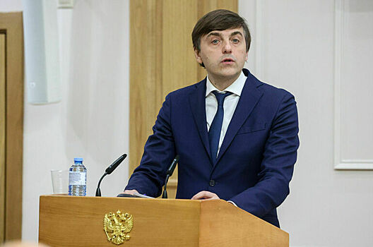 Кравцов: От 1 до 3% выпускников педвузов покидают рабочие места в школах