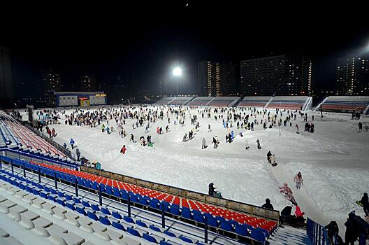 «Вечер на коньках» в Оренбурге собрал 1,5 тысячи любителей активного отдыха