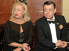 Вдова Караченцова утверждает, что стала жертвой порчи