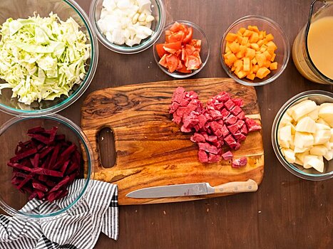 В ФАС объяснили повышение цен на "борщевой набор" сезонным фактором