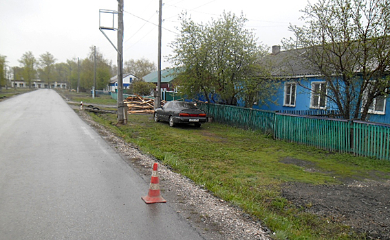 Девочка с чипсами попала под мопед в Чистоозерном районе