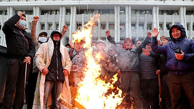 Политический хаос угрожает целостности Кыргызстана – кыргызский эксперт