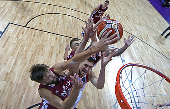 Латвия обыграла Великобританию на Евробаскете