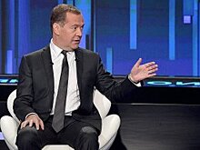 Медведев отметил хорошие показатели бюджета в I полугодии