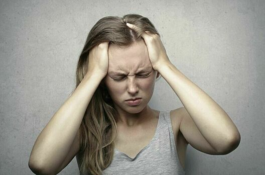 Невролог рассказал, при какой головной боли нужно срочно обратиться к врачу