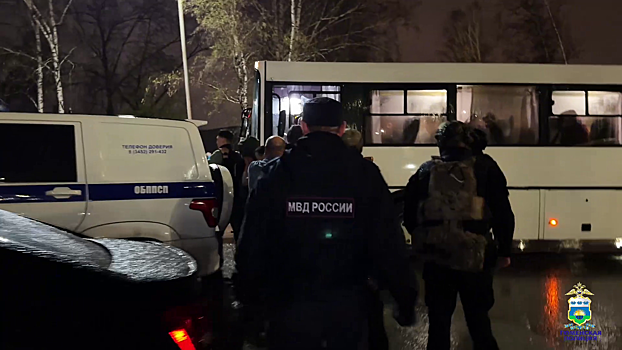 Девять нелегалов и хулигана выявили полицейские в ходе рейдов по ночным заведениям в Тюмени