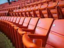 В Кириллове на сэкономленные бюджетные средства установили новые трибуны и освещение на стадионе