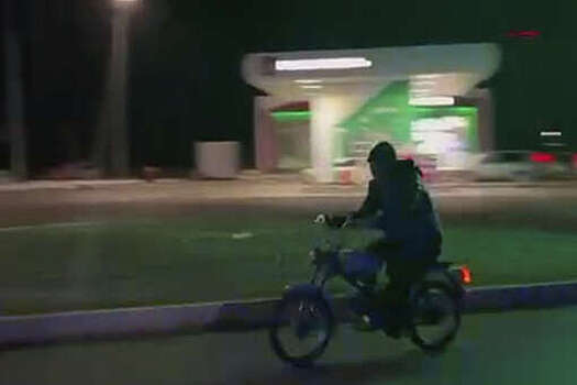 112: гонщик на мопеде пытался скрыться от полицейских, но загнал себя в тупик