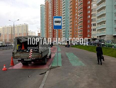 Дорожные службы восстановили стойку с дорожным знаком на Рождественской улице