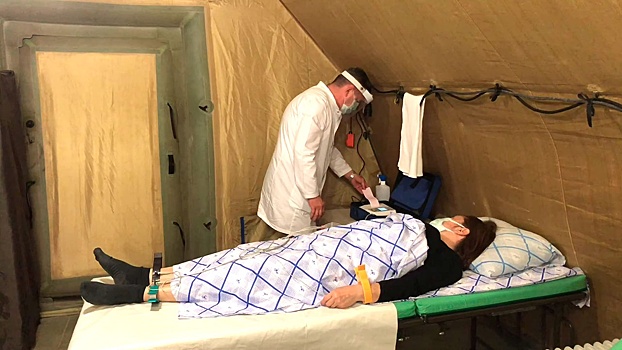 Медики ЮВО выписали из мобильного госпиталя в Сухуме более 500 пациентов, победивших COVID-19