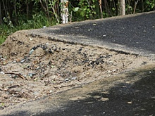 До первого дождя: обновленный парк в Пыть-Яхе разрушается еще до открытия