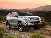 Toyota Land Cruiser и Fortuner стали дешевле для покупателей из России
