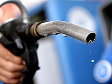 За неделю бензин подорожал почти на рубль