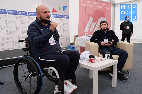 Участники форума «Каспий — 2021» встретились с победителями и призерами Олимпийских и Паралимпийских игр