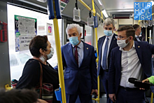 Глава Дагестана опробовал новый способ оплаты в троллейбусе Махачкалы