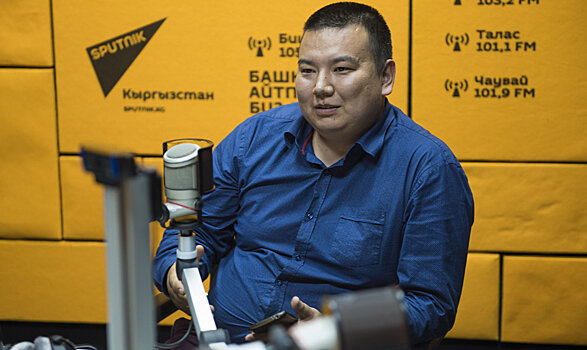 Место для неуверенных или для заработка — как соцсети изменили кыргызстанцев