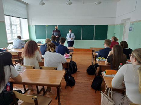 Полицейские Самарской области провели профилактические беседы со старшеклассниками