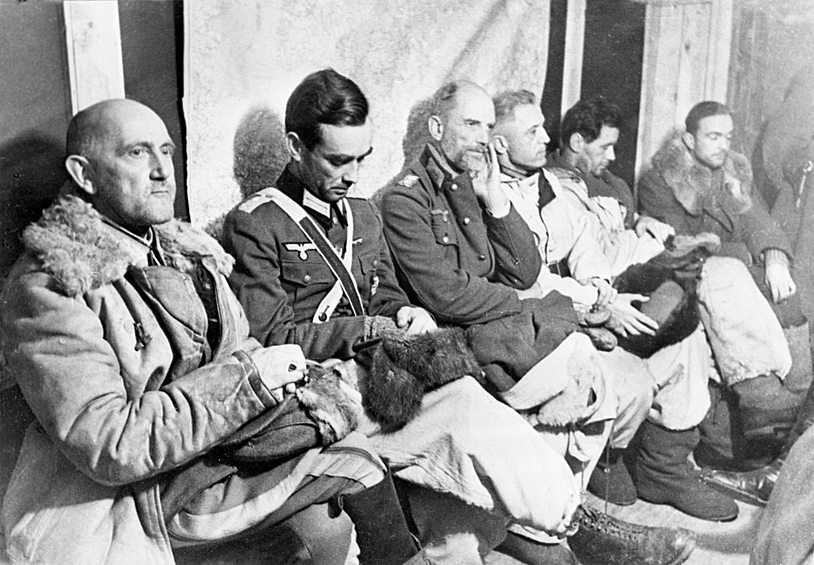 Немецкие генералы, попавшие в плен после разгрома немецко-фашистских войск  в Сталинградской битве, февраль 1943 года
