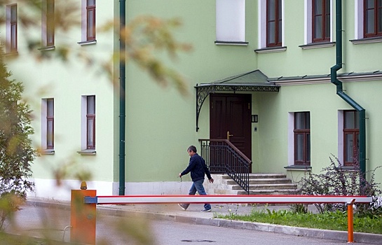 Власти оплатят установку шлагбаумов во дворах