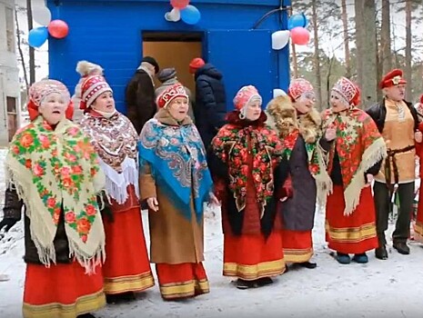 В Максатихе с шарами, песнями и пирогами открыли две насосные станции