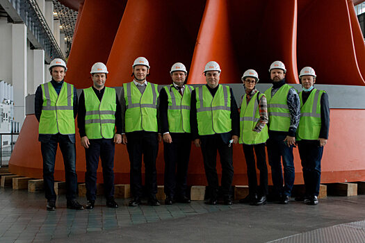 Красноярскую ГЭС посетили депутаты члены комитета по энергетике РФ