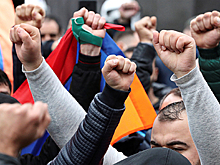 В Ереване произошли стычки митингующих и полиции