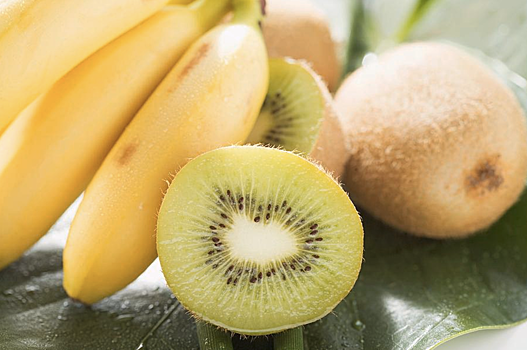 Названы 4 фрукта, которые рекомендуется есть с кожурой