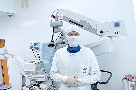 Кировские врачи рассказали о спасении строителя, на которого рухнул кран