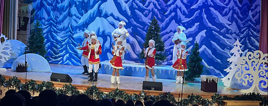 В Иркутске прошли новогодние представления для детей участников СВО