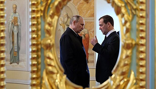 Медведев рассказал о "чувстве локтя" в отношениях с Путиным
