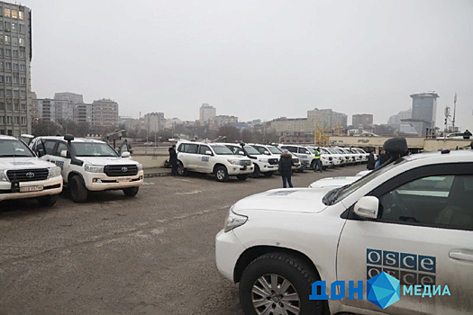 Припарковались на вокзале: автомобили ОБСЕ так и остались в Ростове-на-Дону