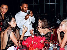 Фрэнк Оушен выступил светским хроникером Met Gala
