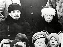 Зачем Крупская просила Сталина похоронить Ленина рядом с любовницей