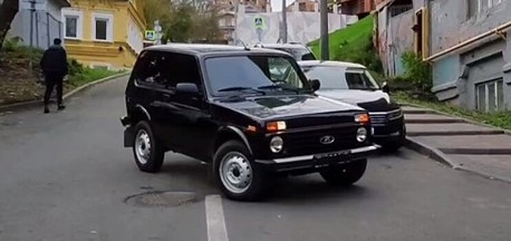 Пенсионер из Нижнего Новгорода подарил батальону Донбасса новую «Ниву»