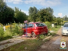 Женщина за рулем иномарки разрушила могилы на кладбище в Городецком округе