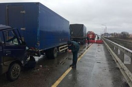 В Собинском районе столкнулись 4 грузовика – три человека пострадали