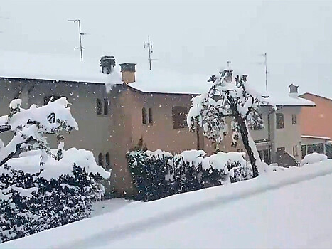 На Европу обрушились снегопады, ливни и сильный шторм (ФОТО, ВИДЕО)