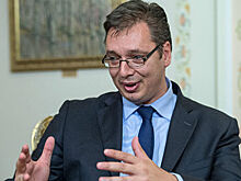 Премьер-министра Сербии забросали камнями в Сребренице