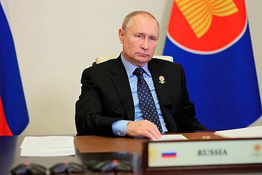 Раскрыто предназначение секретной кнопки на столе Путина