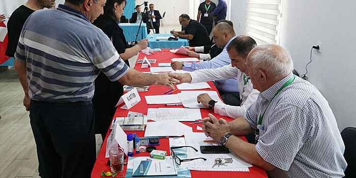 Окружные избиркомы в Азербайджане рассмотрят обращения по выборам в парламент