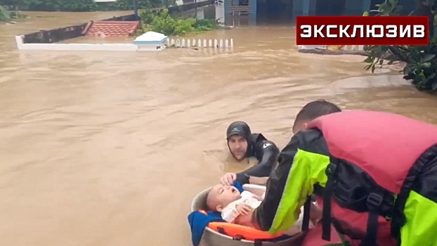 Россиянин рассказал, как спасал вьетнамцев из эпицентра паводка