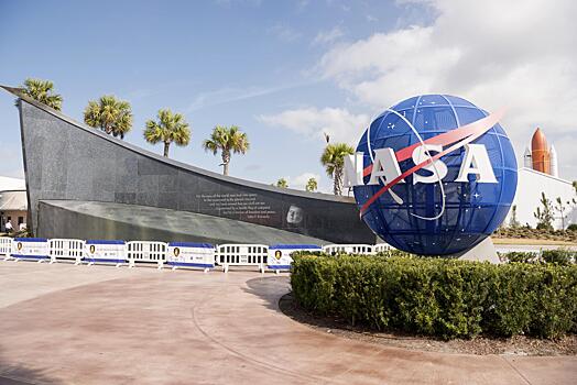 Озвучены сроки создания совместной с NASA окололунной платформы